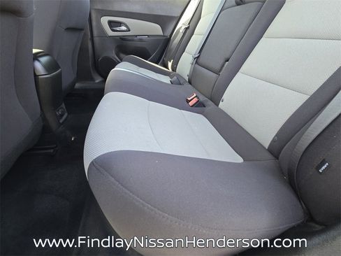 Used 2014 Chevrolet Cruze LS image 11