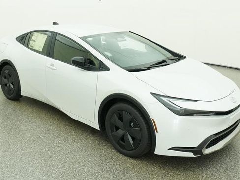 New 2026 Toyota Prius Plug-In Hybrid FWD image 22