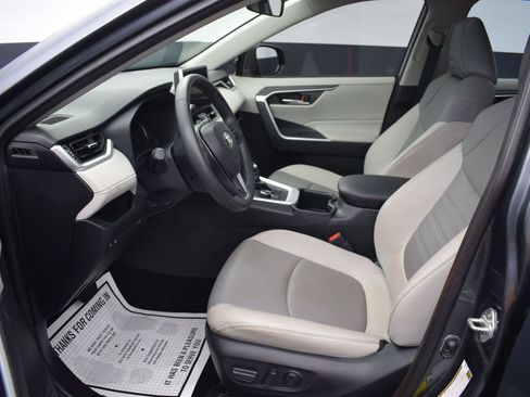 Used 2025 Toyota RAV4 XLE Premium AWD/4WD image 14