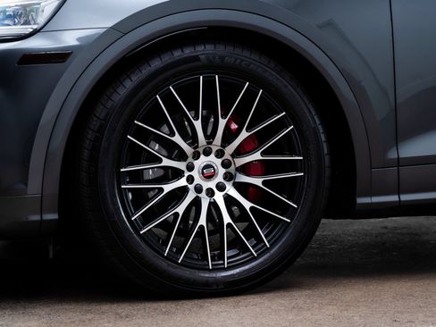 Used 2018 Audi SQ5 Prestige w/ Prestige Package AWD/4WD image 4