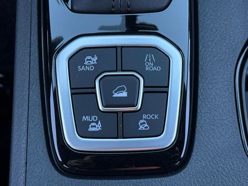 New 2026 Nissan Frontier SV AWD/4WD image 22