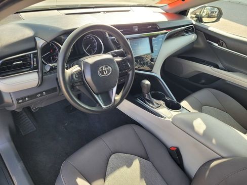 Used 2019 Toyota Camry LE image 7