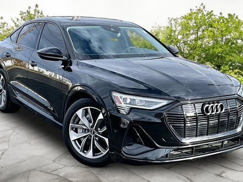 Used 2021 Audi e-tron Premium Plus w/ Premium Plus Package image 10