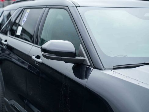 Used 2025 Ford Explorer ST AWD/4WD image 9