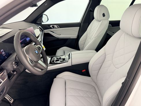 New 2026 BMW X5 xDrive40i w/ M Sport Package AWD/4WD image 5