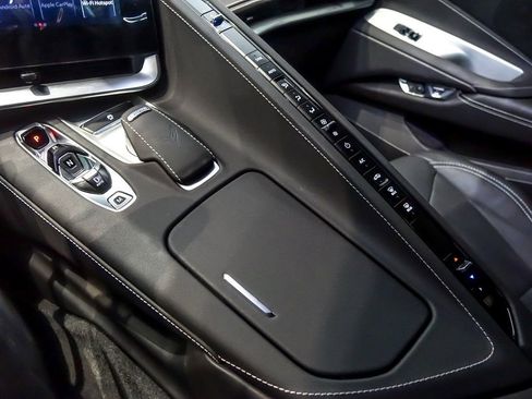 Used 2025 Chevrolet Corvette Stingray Coupe image 19