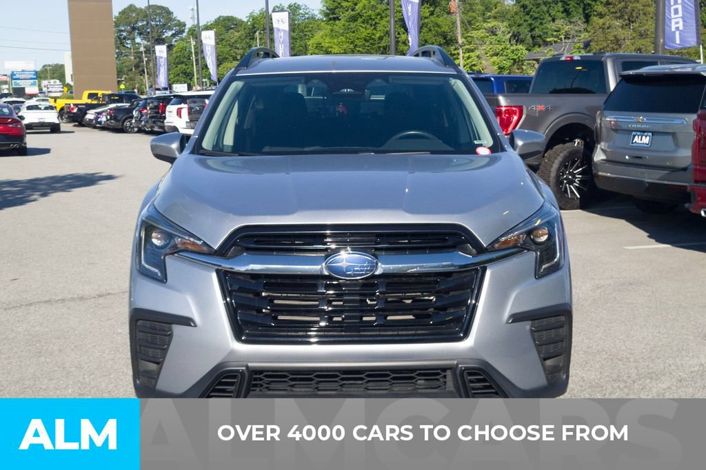 Used 2025 Subaru Ascent Premium AWD/4WD image 2