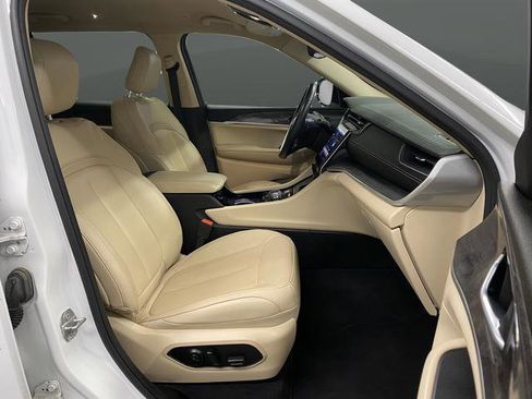 Used 2021 Jeep Grand Cherokee L Limited image 32