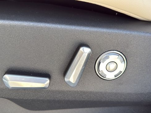 New 2027 Lincoln Navigator Reserve RWD image 10