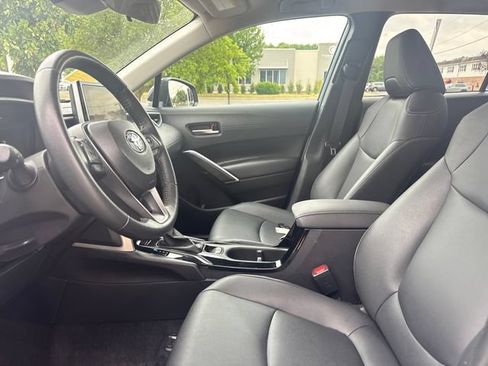 Used 2025 Toyota Corolla Cross XLE AWD/4WD image 14