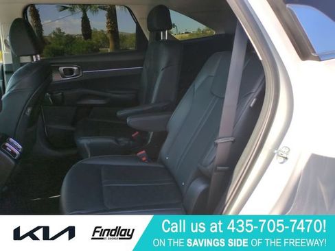 Used 2025 Kia Sorento EX AWD/4WD image 29
