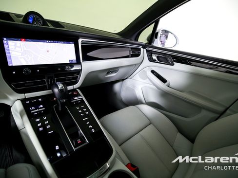 Used 2024 Porsche Macan w/ Premium Plus Package AWD/4WD image 15