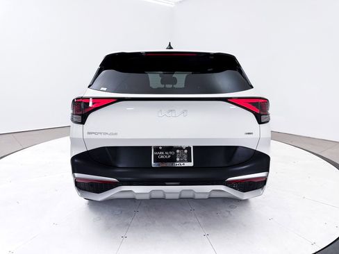 Used 2023 Kia Sportage LX image 16