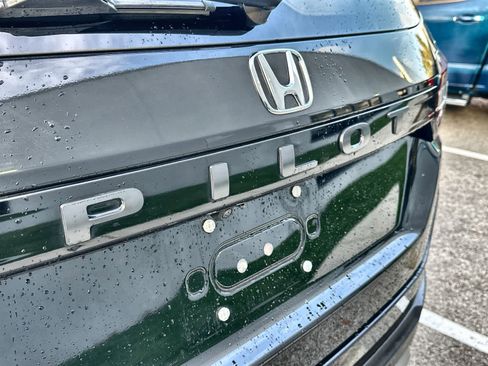 Used 2025 Honda Pilot EX-L image 15