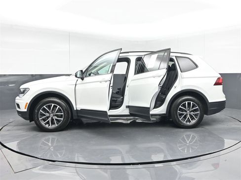 Used 2021 Volkswagen Tiguan S image 40