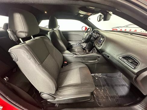 Used 2020 Dodge Challenger SXT RWD image 21