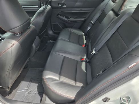 Used 2024 Nissan Altima 2.5 SR FWD image 13