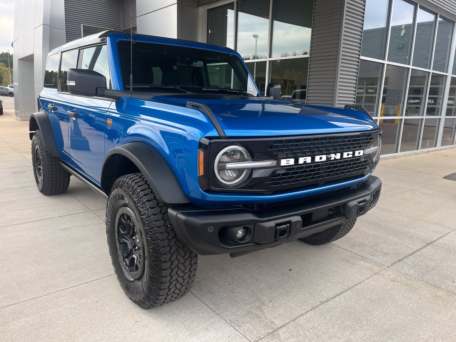 Certified 2025 Ford Bronco Badlands AWD/4WD image 8