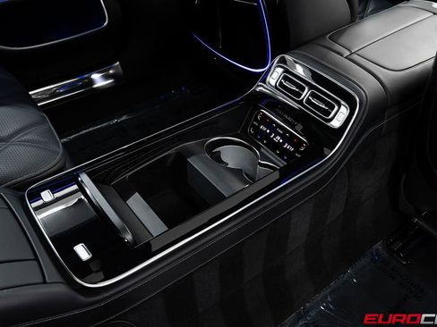 Used 2022 Mercedes-Benz Maybach S 580 4MATIC image 43