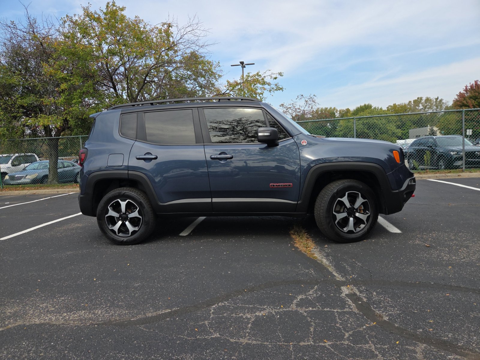 Used 2021 Jeep Renegade Trailhawk w/ Luxury Group III AWD/4WD image 2