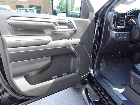 Used 2024 Chevrolet Silverado 2500 LT w/ Midnight Edition AWD/4WD image 16