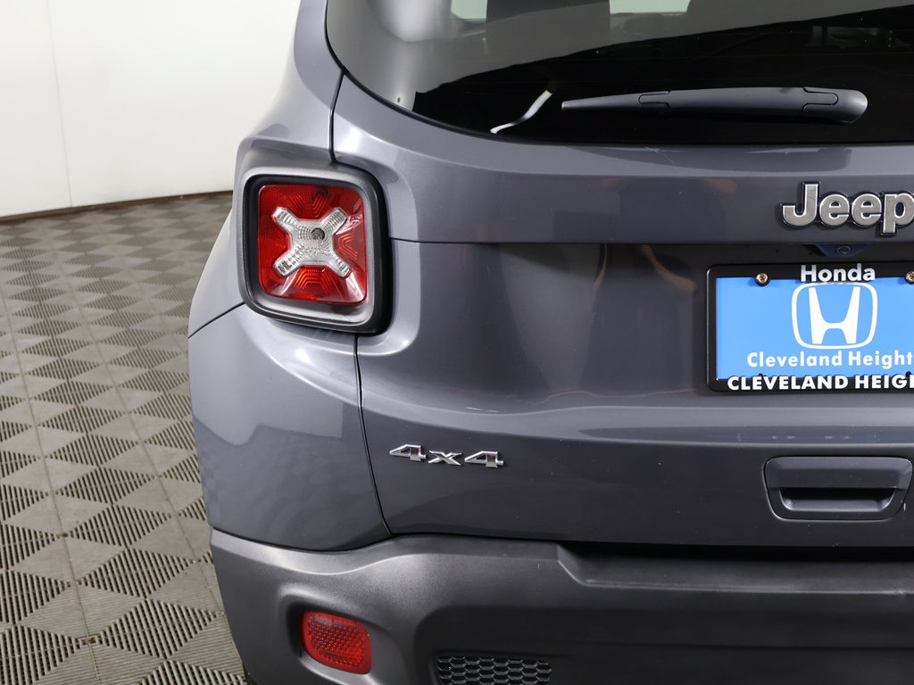Used 2023 Jeep Renegade Latitude AWD/4WD image 14