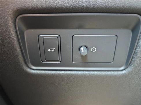 New 2026 Jaguar F-PACE R-Dynamic S image 22