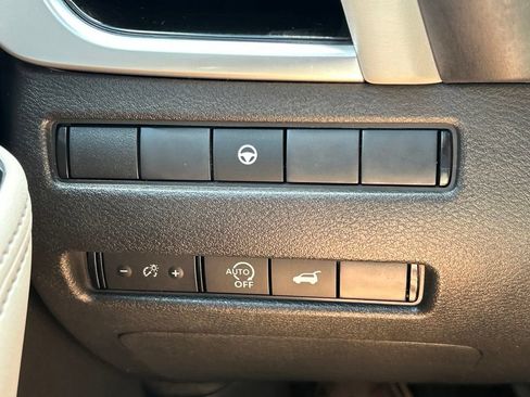 Certified 2024 Nissan Rogue SL FWD image 31