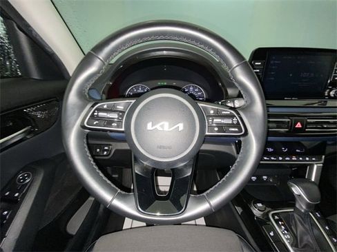 Used 2023 Kia Seltos S image 14