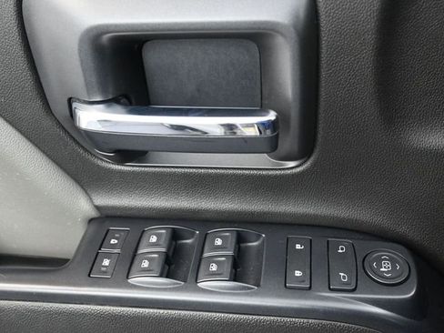 Used 2018 Chevrolet Silverado 1500 Custom w/ Custom Value Package image 18