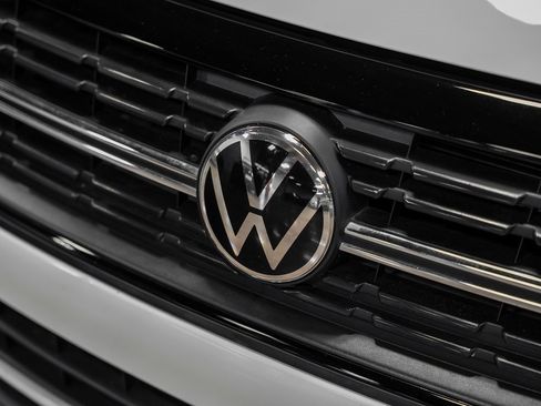 Used 2022 Volkswagen Jetta Sport image 6