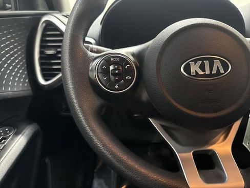 Used 2020 Kia Soul S FWD image 17
