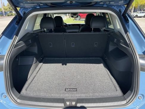 Used 2026 Volkswagen Tiguan SE w/ Panoramic Sunroof Package FWD image 26