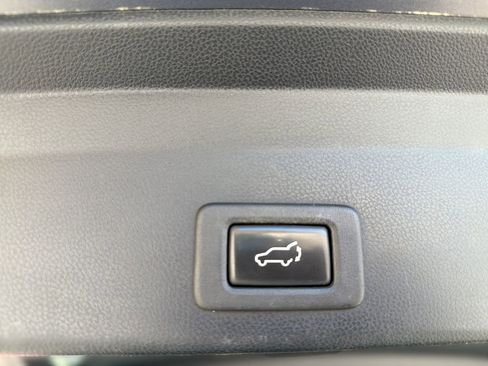 Used 2019 Subaru Ascent Limited image 37