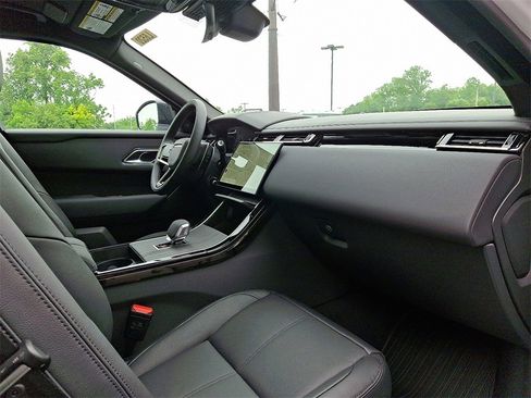 New 2026 Land Rover Range Rover Velar Dynamic SE image 6