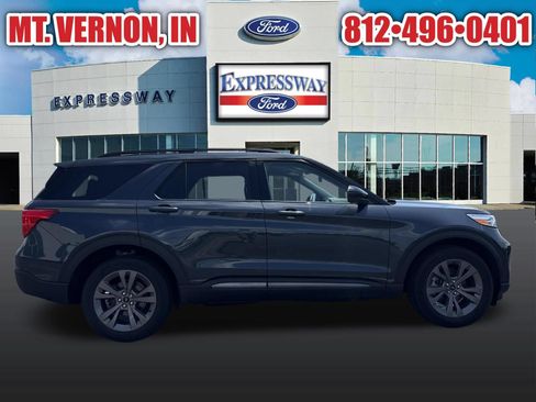 Used 2024 Ford Explorer XLT w/ Equipment Group 202A AWD/4WD image 4
