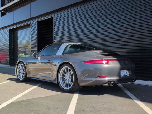 Used 2015 Porsche 911 Targa 4S image 3