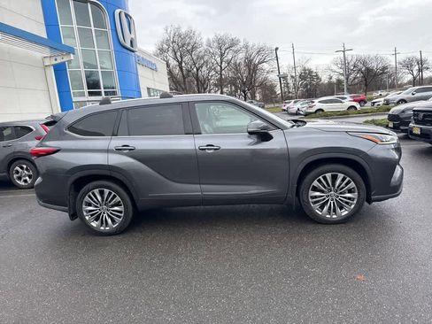 Used 2020 Toyota Highlander Platinum image 10