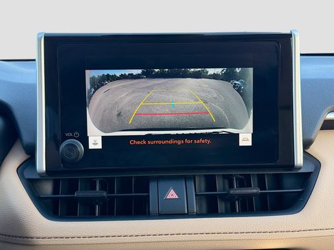 Used 2024 Toyota RAV4 XLE FWD image 30