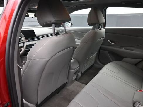 Used 2025 Hyundai Elantra SEL FWD image 26