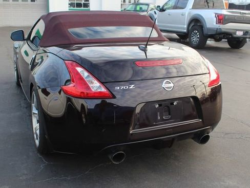 Used 2010 Nissan 370Z Touring w/ Sport Pkg image 19