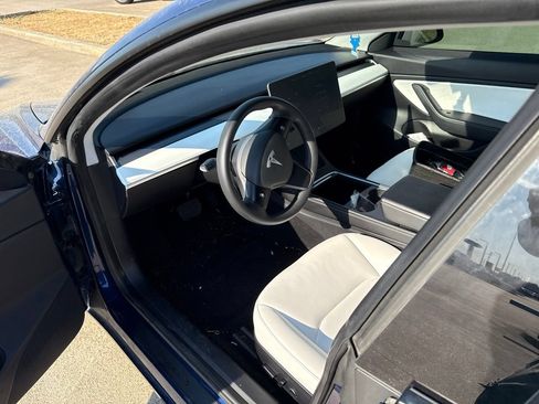 Used 2021 Tesla Model 3 Long Range AWD/4WD image 20