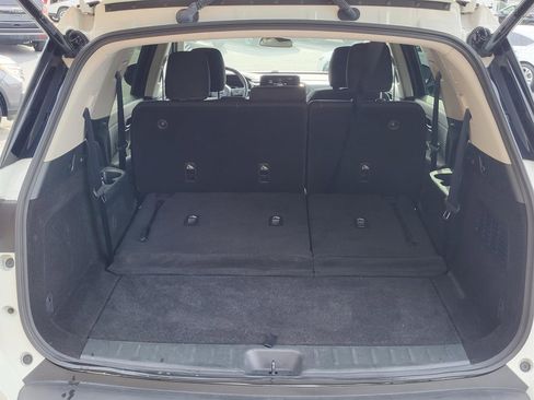 Used 2025 Nissan Pathfinder SV image 4