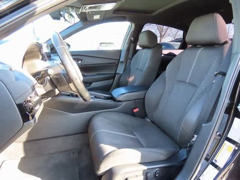 Used 2023 Honda Accord Sport image 11