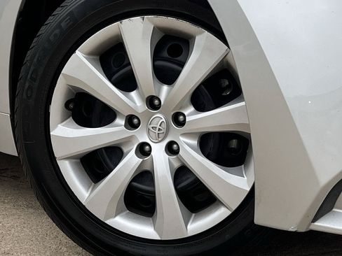 Used 2025 Toyota Corolla LE FWD image 27