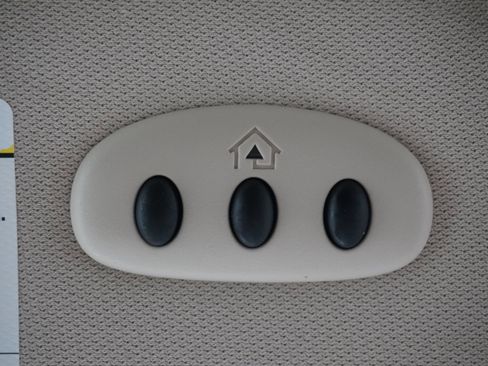 Used 2010 Lincoln MKZ image 20