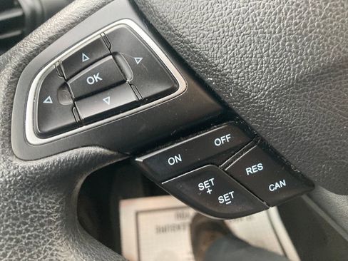 Used 2018 Ford Escape SE image 40