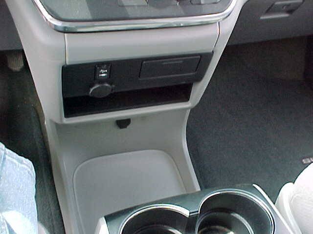 Used 2015 Toyota Sienna LE FWD image 25