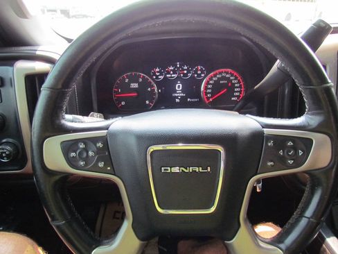 Used 2015 GMC Sierra 2500 Denali w/ Duramax Plus Package AWD/4WD image 21