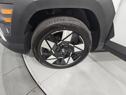 Certified 2025 Hyundai Kona SEL AWD/4WD image 28